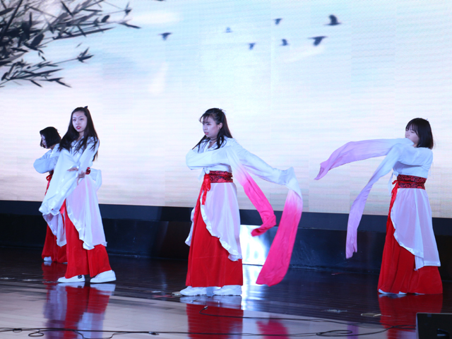 北京市劲松职业高中隆重举行2017年迎新年师生综合文艺汇演