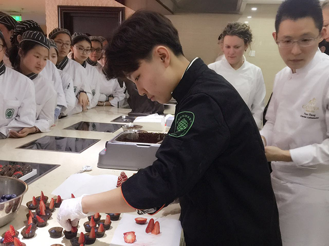 一次关于美食的创作，一场中西文化交融的盛宴——法语世界与中国青年甜品师创作驻地计划半程记录