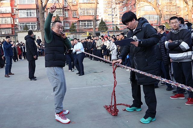 一条绳，一条心，一份担当 ——北京市劲松职业高中举行“凝心聚力 共创未来” 主题拔河比赛