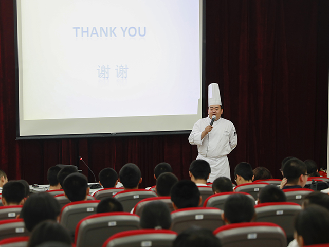 职业教育宣传月系列报道之—— 万世名流酒店企业讲坛在劲松校区成功举办