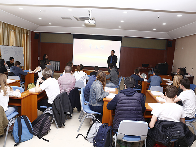 多所国外学校到北京市劲松职业高中开展文化交流